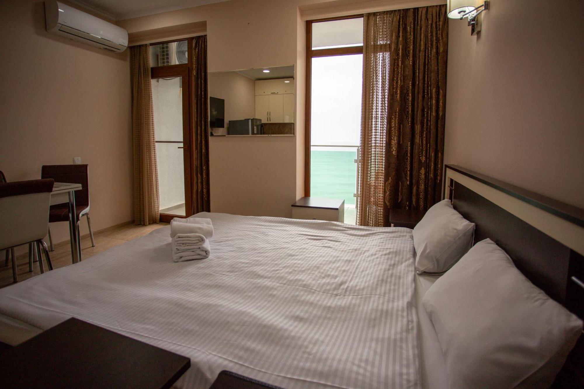 G-Point New Beach Batumi Exterior photo